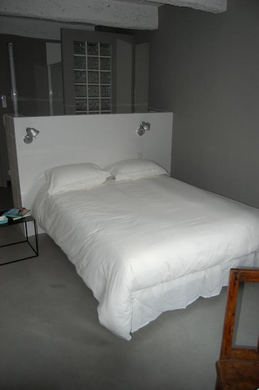 Le 2 Vence Quarto foto
