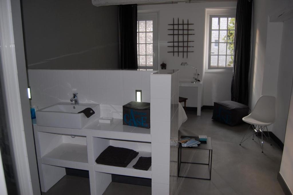 Le 2 Vence Quarto foto