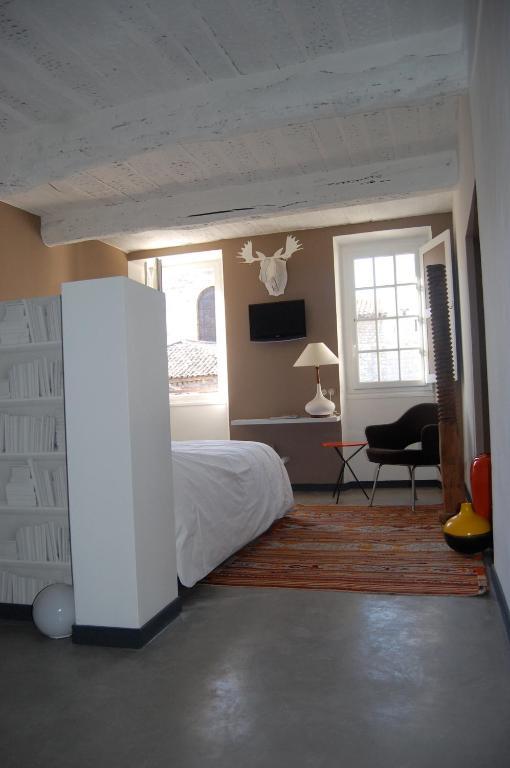 Le 2 Vence Quarto foto