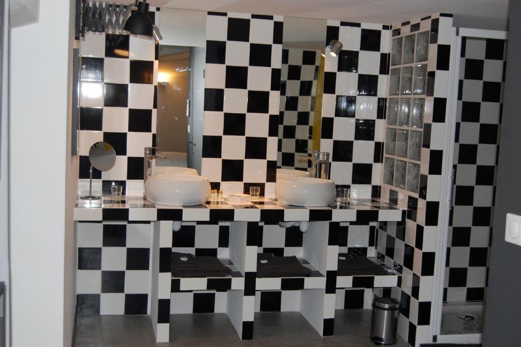 Le 2 Vence Quarto foto