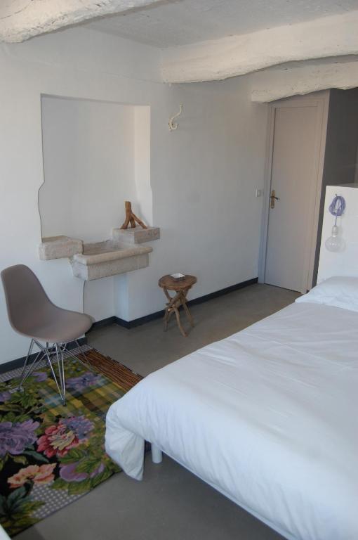 Le 2 Vence Quarto foto